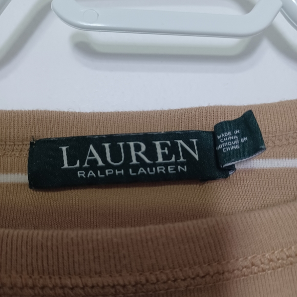 Ladies top - Picture 3 of 5